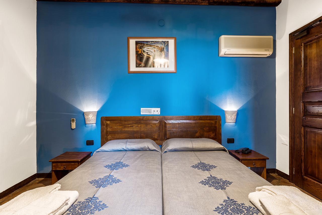 Hotel Santa Maria Санта Мария Наварезе Екстериор снимка