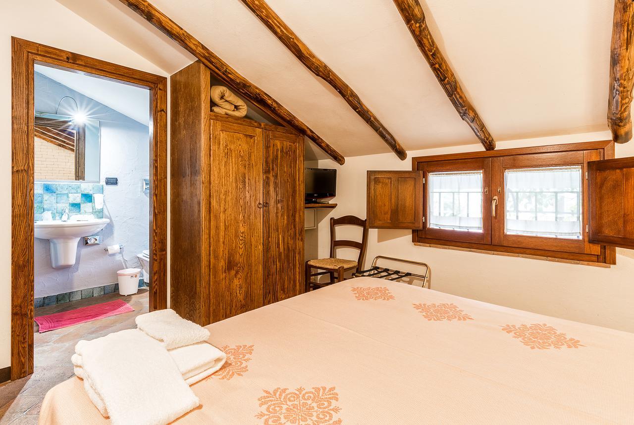 Hotel Santa Maria Санта Мария Наварезе Екстериор снимка