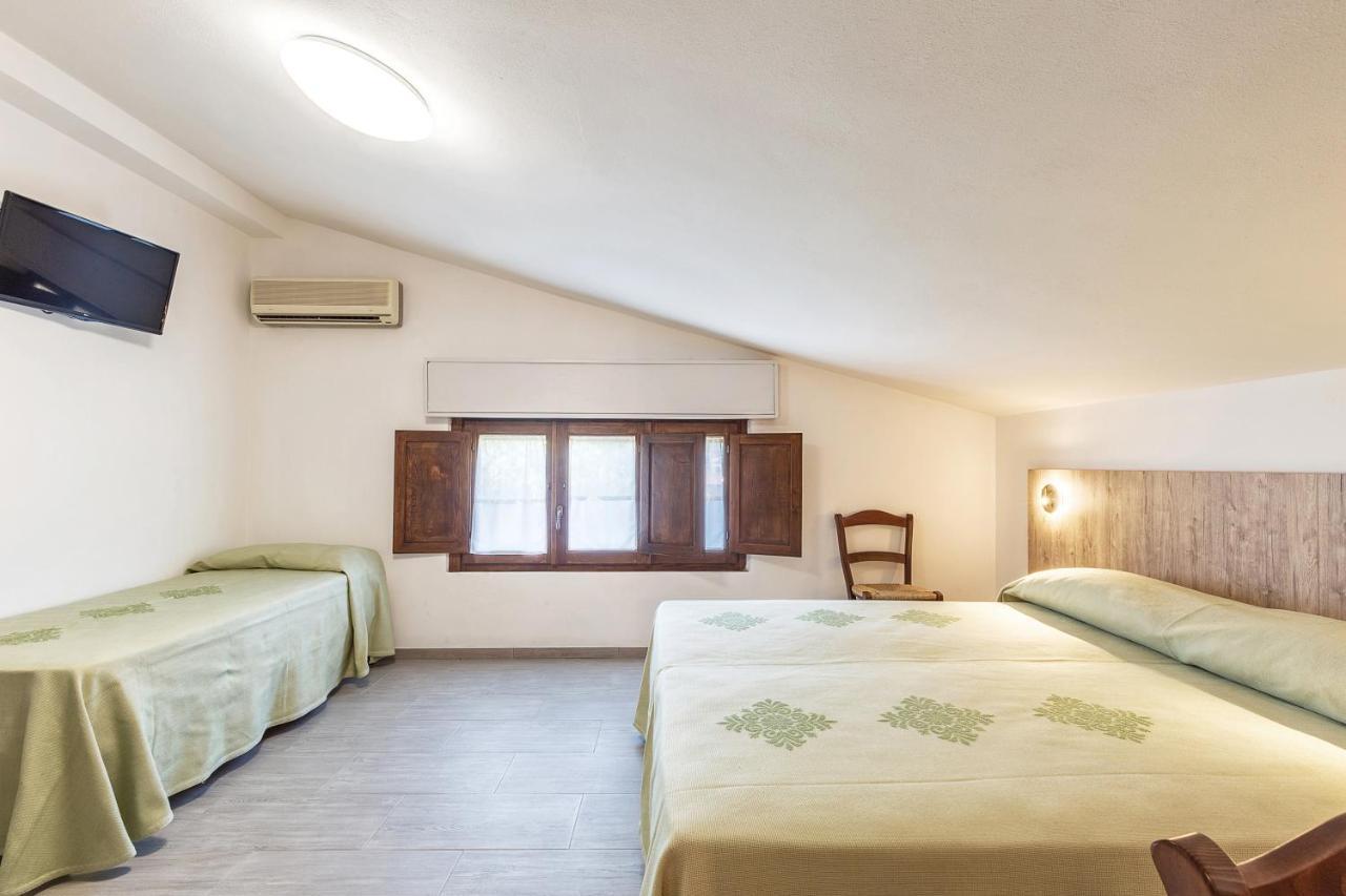 Hotel Santa Maria Санта Мария Наварезе Екстериор снимка
