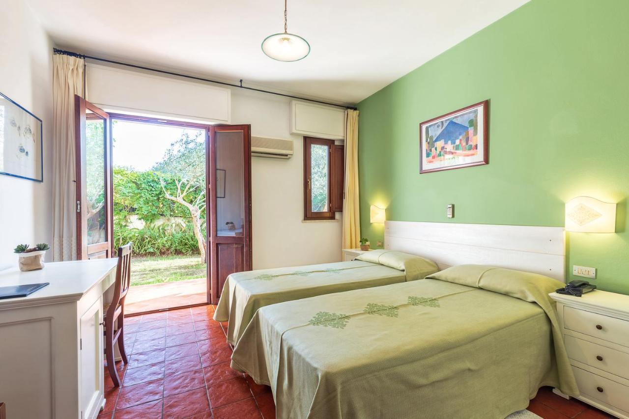 Hotel Santa Maria Санта Мария Наварезе Екстериор снимка